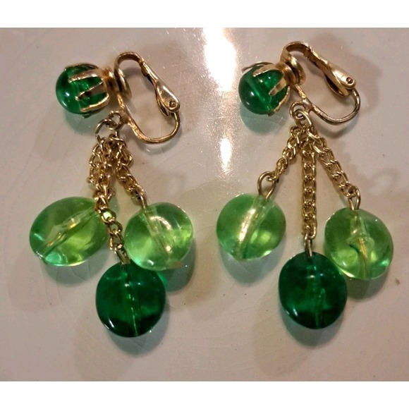 The Unbranded Brand Jewelry - Vintage Clip On Green‎ Stone Dangle Earrings Costume Made In Hong Kong 1950s